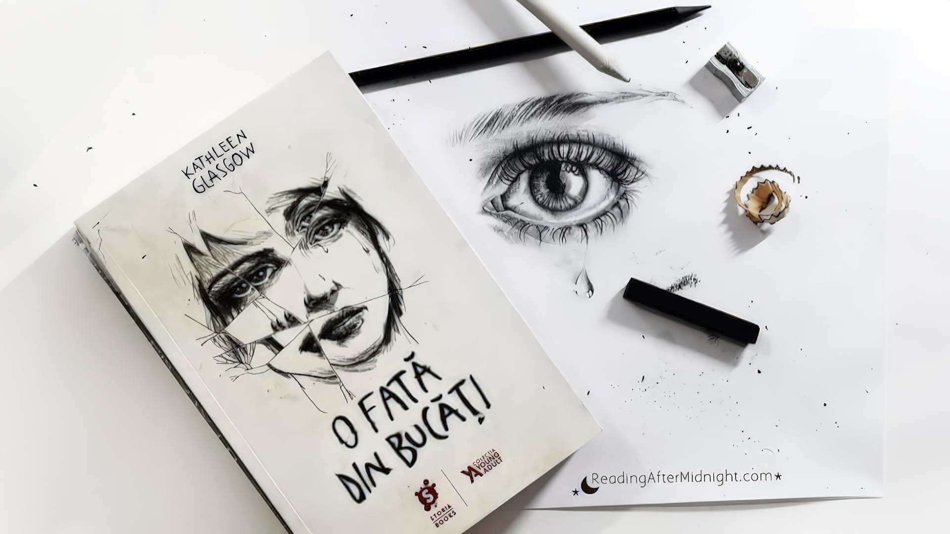 Coperta cărții „O fată din bucăți” de Kathleen Glasgow, cu o ilustrație detaliată a feței unei fete, alături de un desen realist al unui ochi.